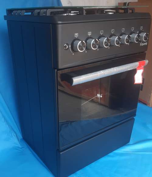 STUNNING GAS STOVE 600MM X 600MM  4 BURNER WITH GAS OVEN QUALITY GUARANTEED 2 YEAR WARRANTY
